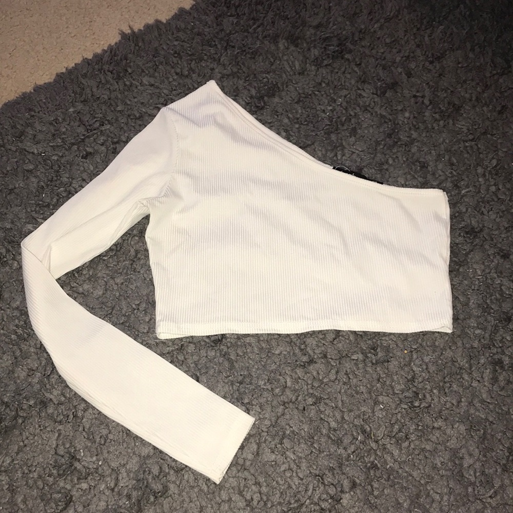 One shoulder top